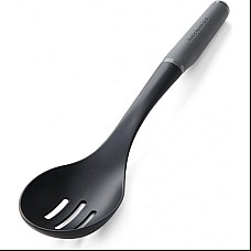Ложка для сервіровки з прорізами KitchenAid Coreline, 33,8 см, сіра (KAS004OHCGG)
