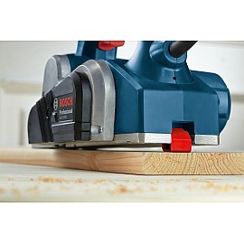 Рубанок Bosch GHO 6500, 650 Вт, ніж 82мм, стругання 2.6 мм, паз до 9 мм, 2.8 кг