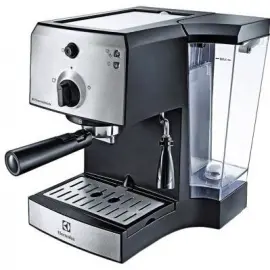 Кавоварка еспресо Electrolux EEA 111